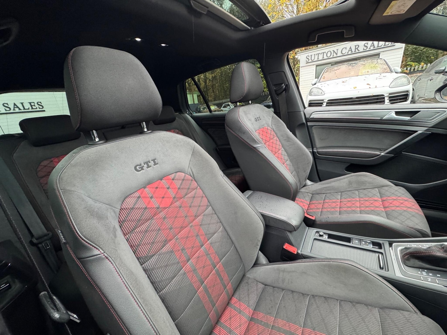 Used Volkswagen Golf 2019 for sale - 76671642: Photo 14