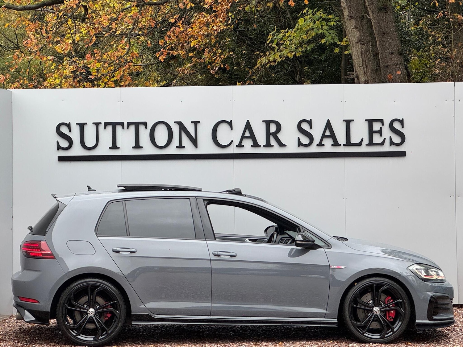 Used Volkswagen Golf 2019 for sale - 76671642: Photo 2