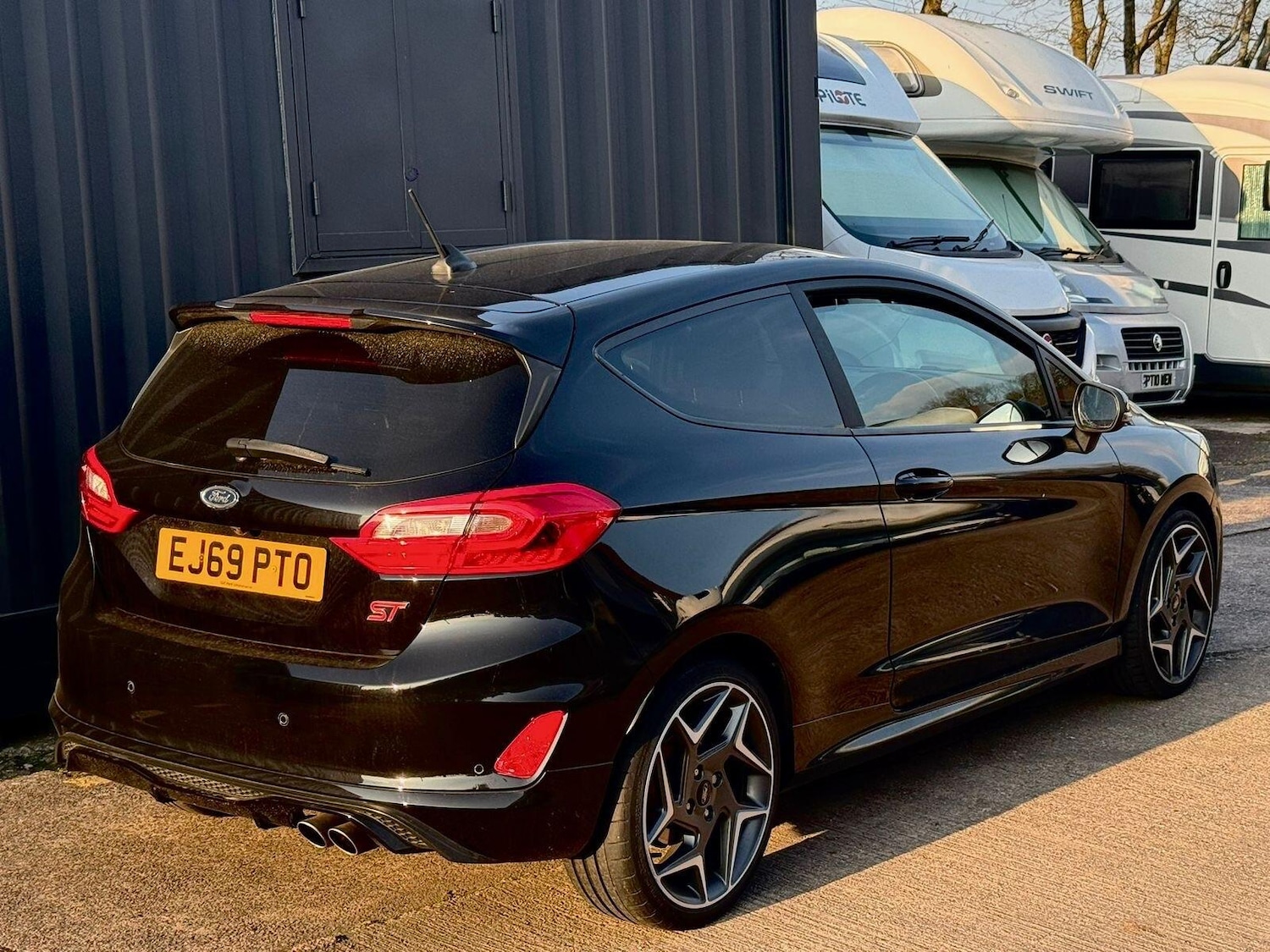 Used Ford Fiesta 2019 for sale - 77977842: Photo 2