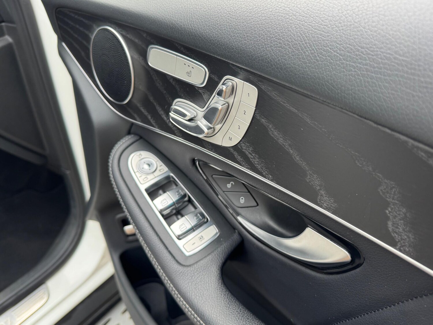 Used Mercedes-Benz GLC 2018 for sale - 77549898: Photo 48