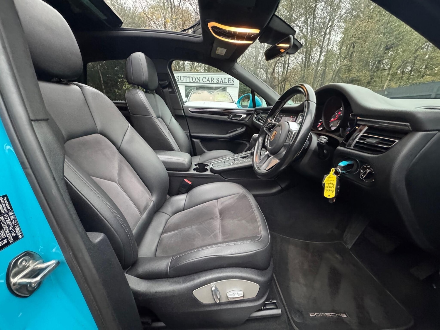 Used Porsche Macan 2021 for sale - 76671655: Photo 13