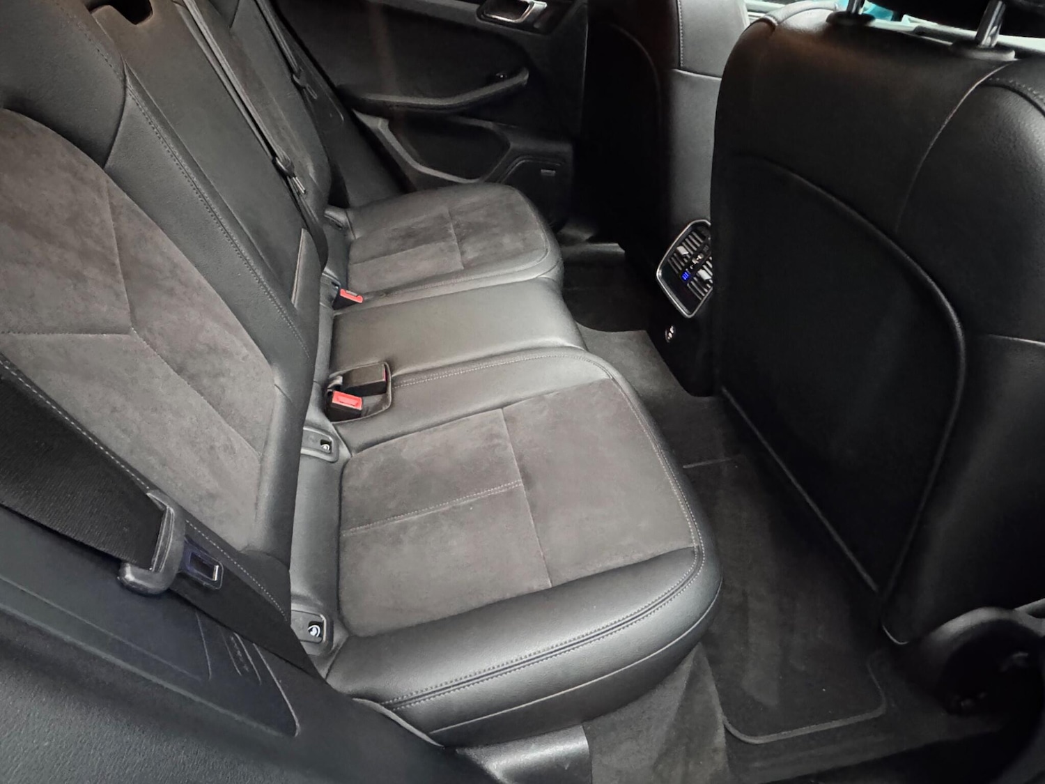 Used Porsche Macan 2021 for sale - 76671655: Photo 44