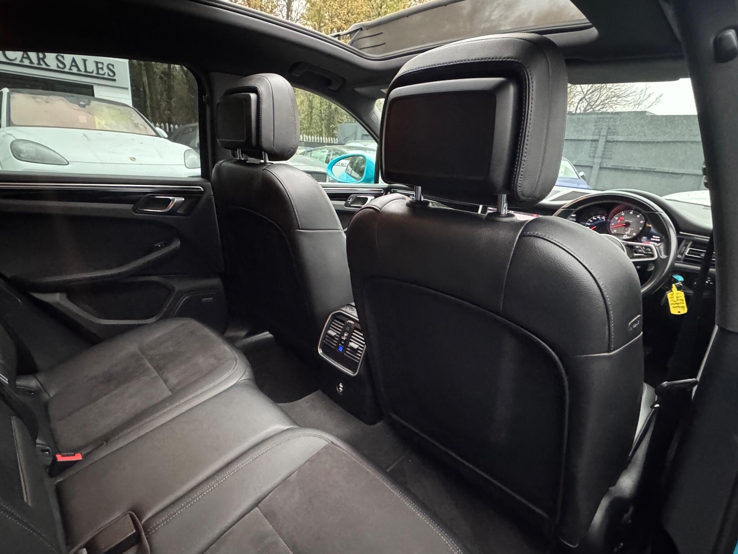 Used Porsche Macan 2021 for sale - 76671655: Photo 46