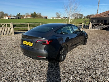 Used Tesla Model 3 2021 for sale - 76940180: Photo