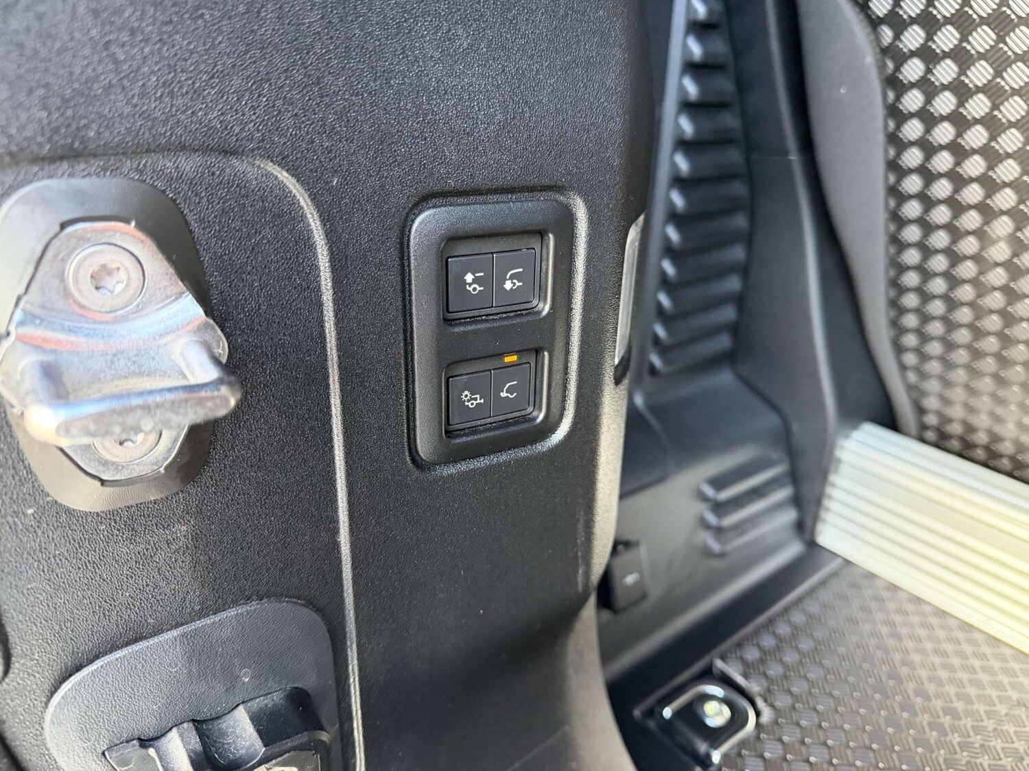 Used Land Rover Defender 2024 for sale - 77571292: Photo 13