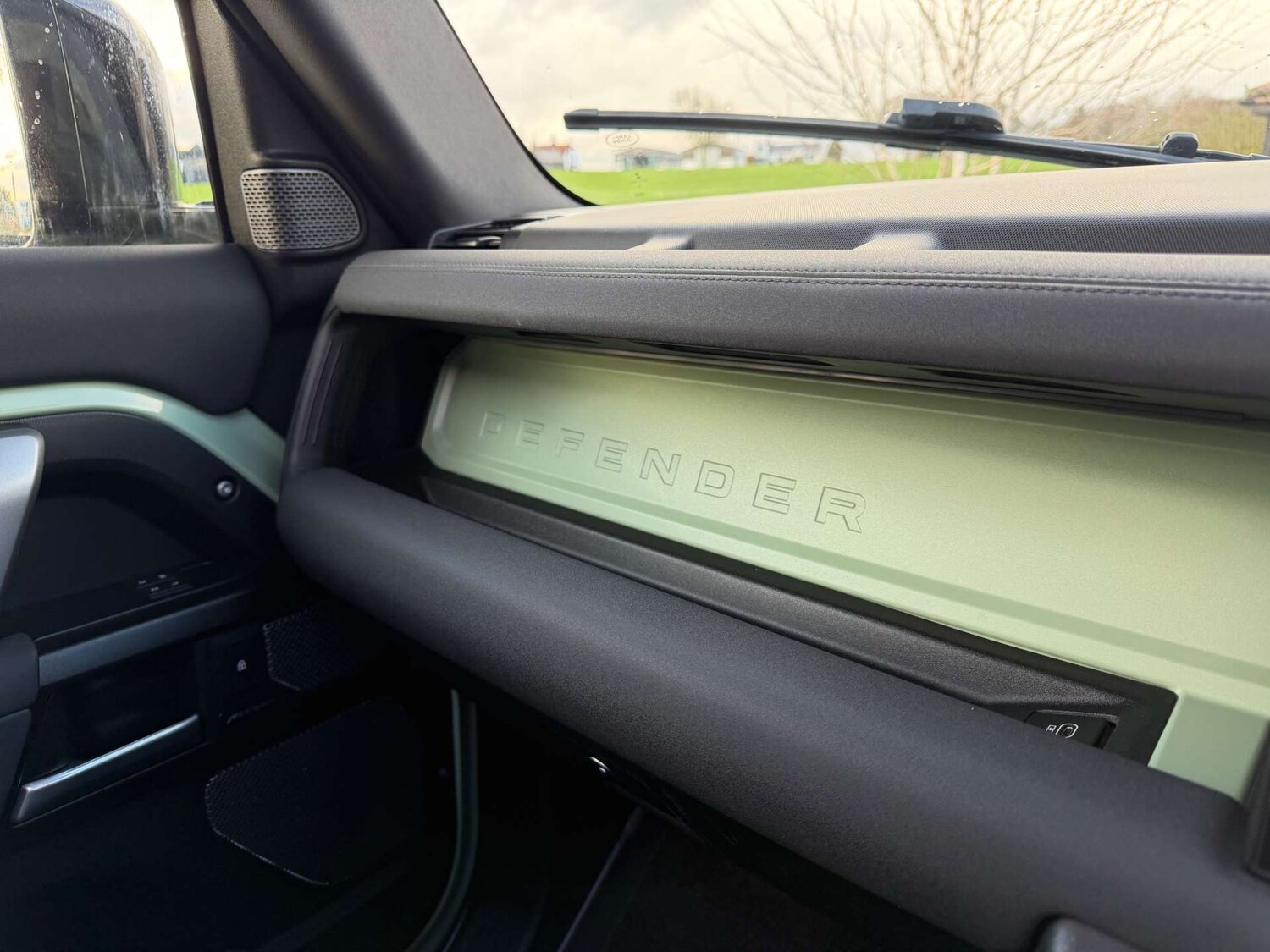 Used Land Rover Defender 2024 for sale - 77571292: Photo 25