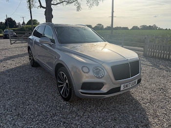 Used Bentley Bentayga 2017 for sale - 78749873: Photo