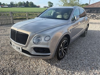 Used Bentley Bentayga 2017 for sale - 78749873: Photo