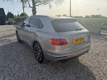 Used Bentley Bentayga 2017 for sale - 78749873: Photo