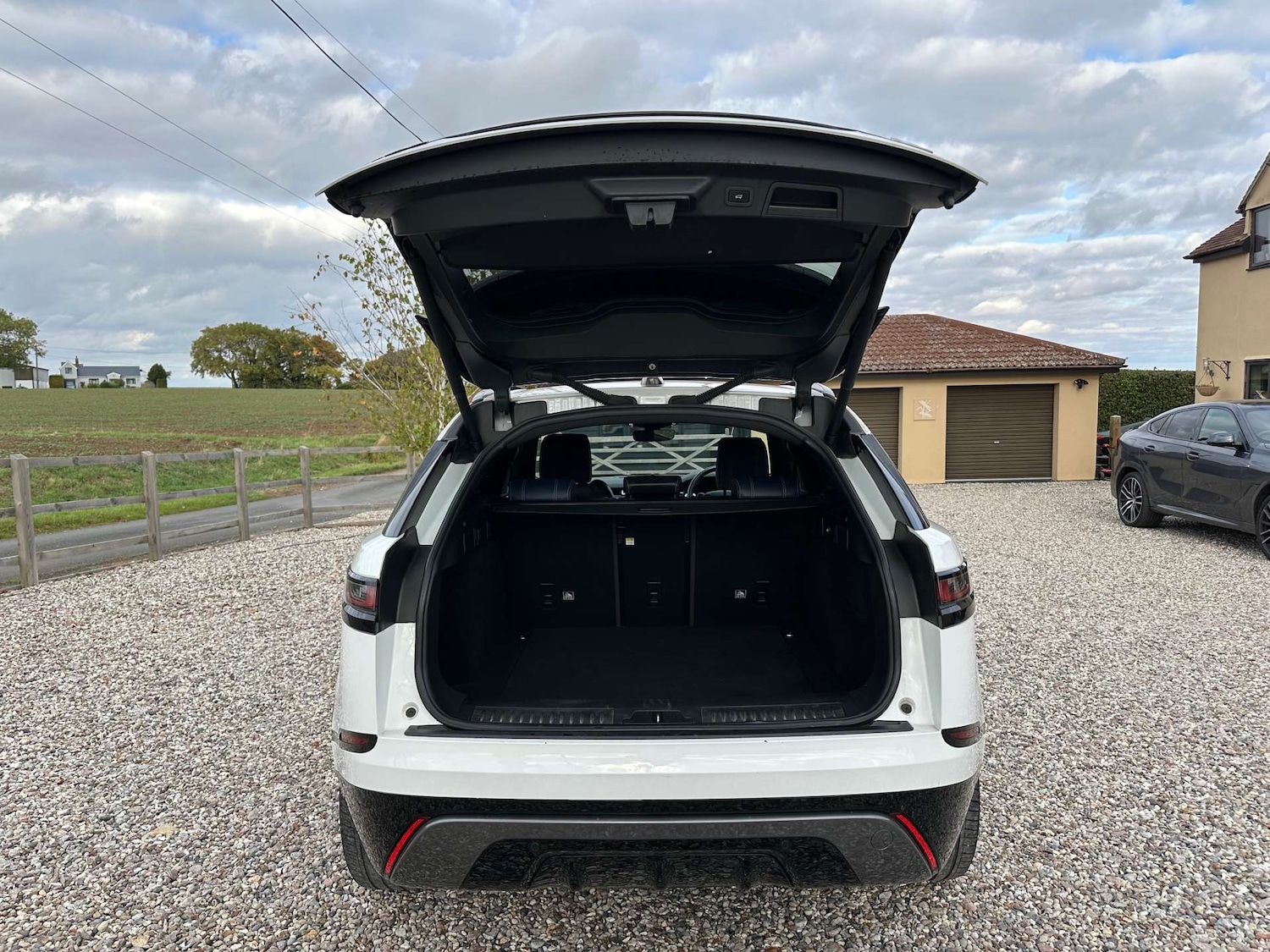 Used Land Rover Range Rover Velar 2018 for sale - 76216610: Photo 13