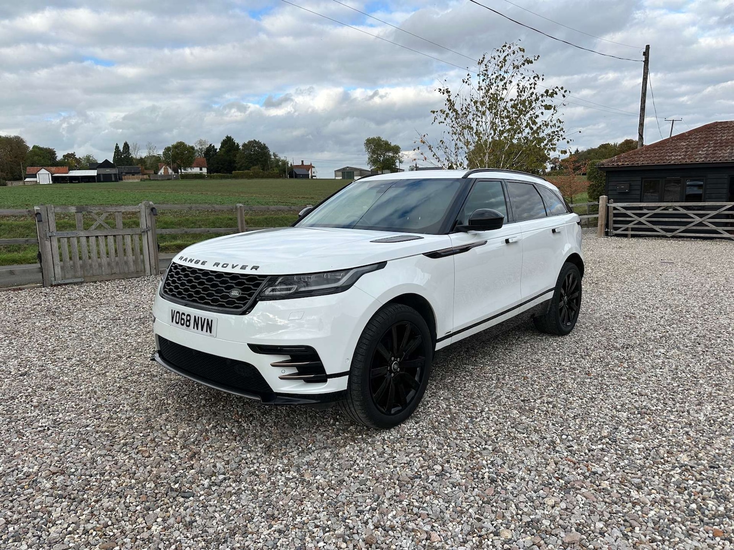 Used Land Rover Range Rover Velar 2018 for sale - 76216610: Photo 2