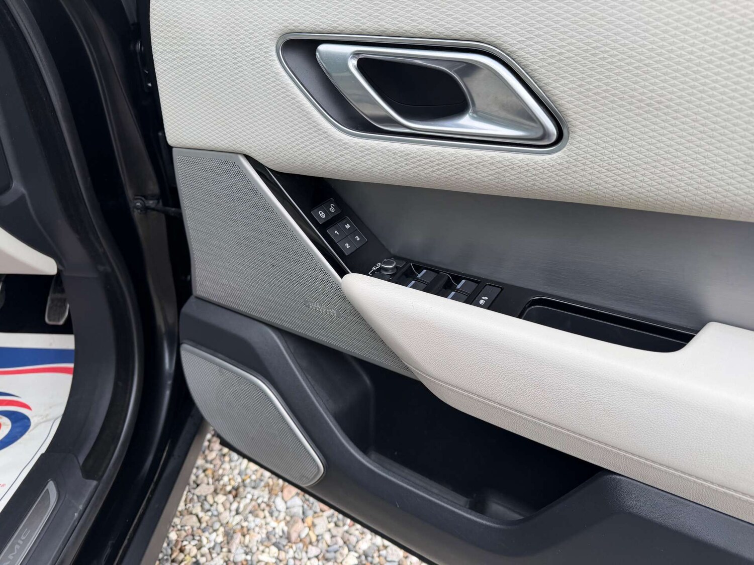 Used Land Rover Range Rover Velar 2018 for sale - 77911306: Photo 23