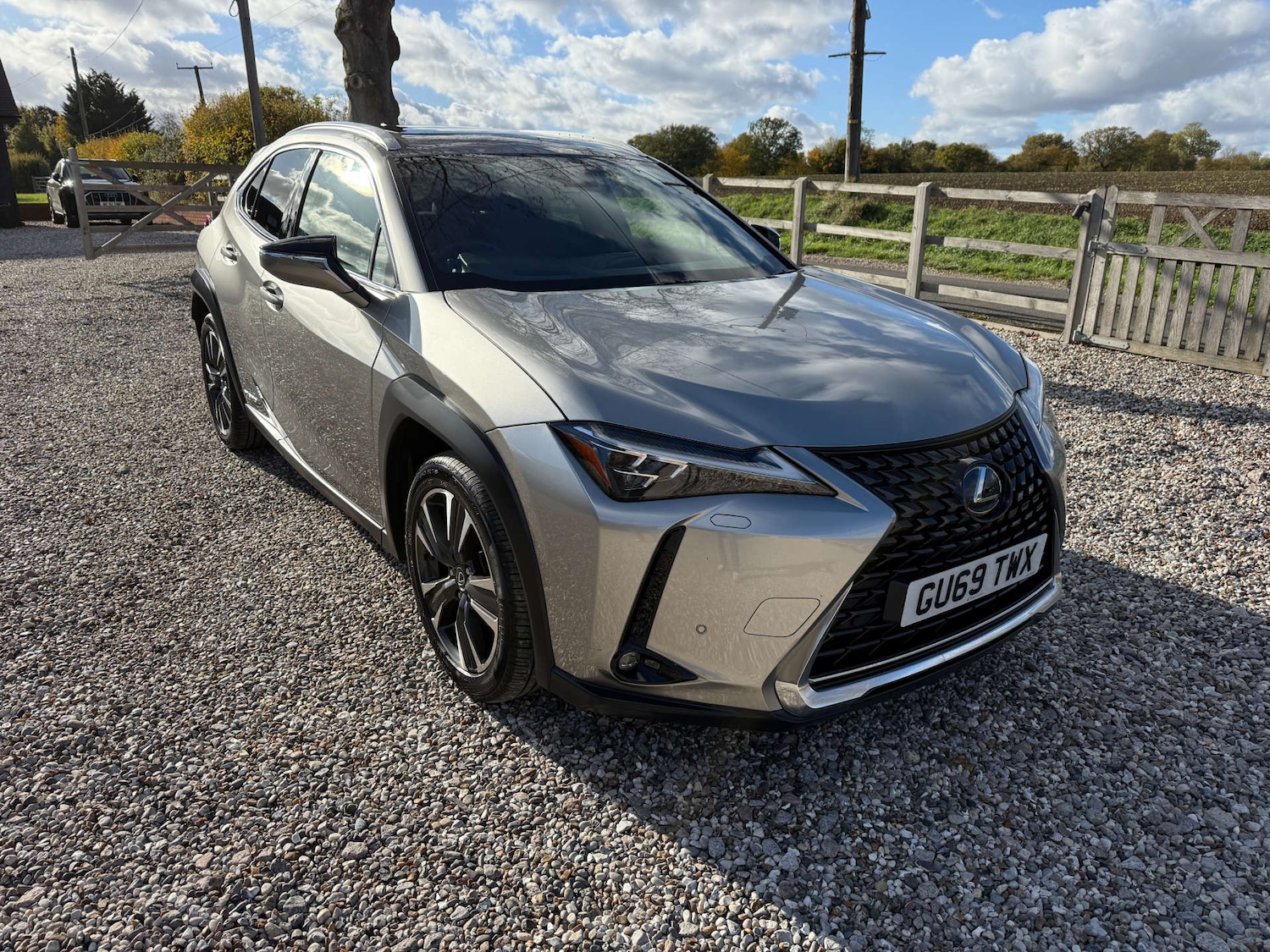 Used Lexus UX 2020 for sale - 76372238: Photo 1