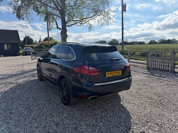 Used Porsche Cayenne 2010 for sale - 78932791: Photo