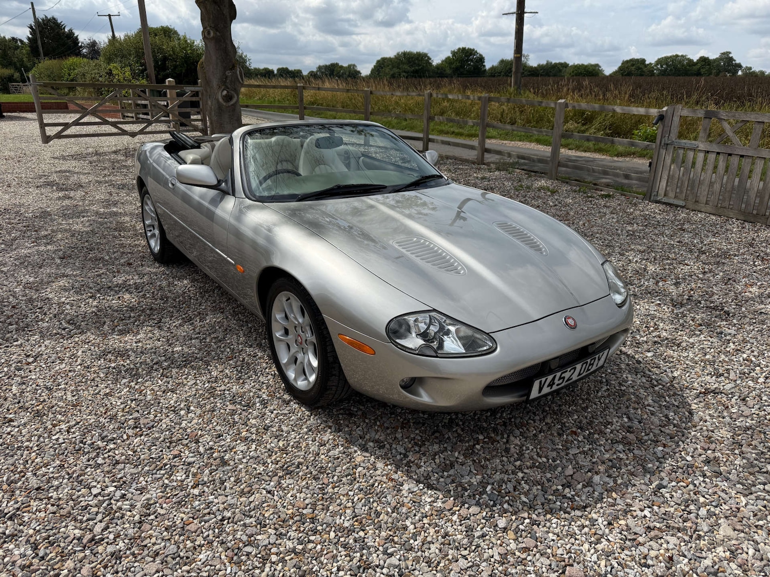 Used Jaguar XKR 1999 for sale - 76601380: Photo 1