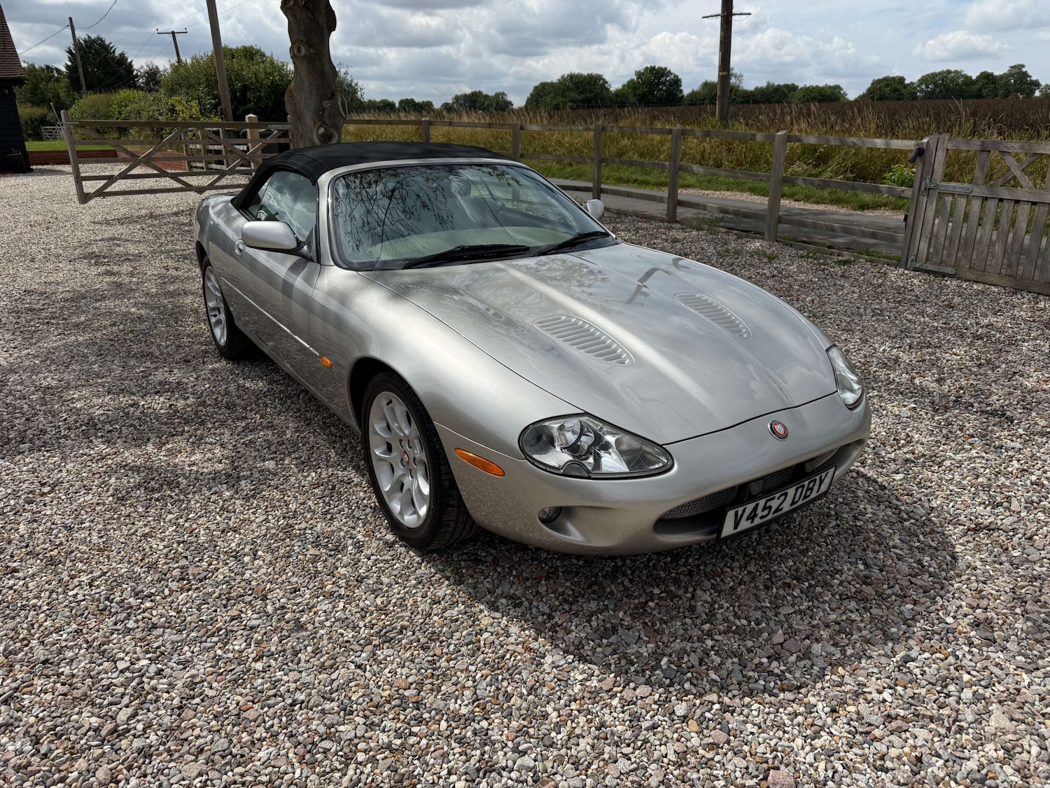 Used Jaguar XKR 1999 for sale - 76601380: Photo 2