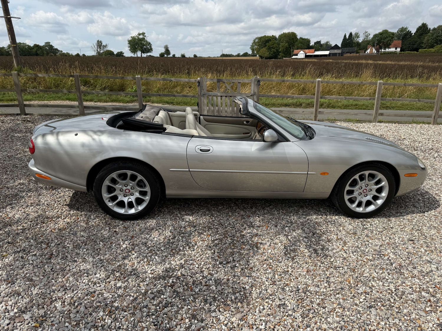 Used Jaguar XKR 1999 for sale - 76601380: Photo 8