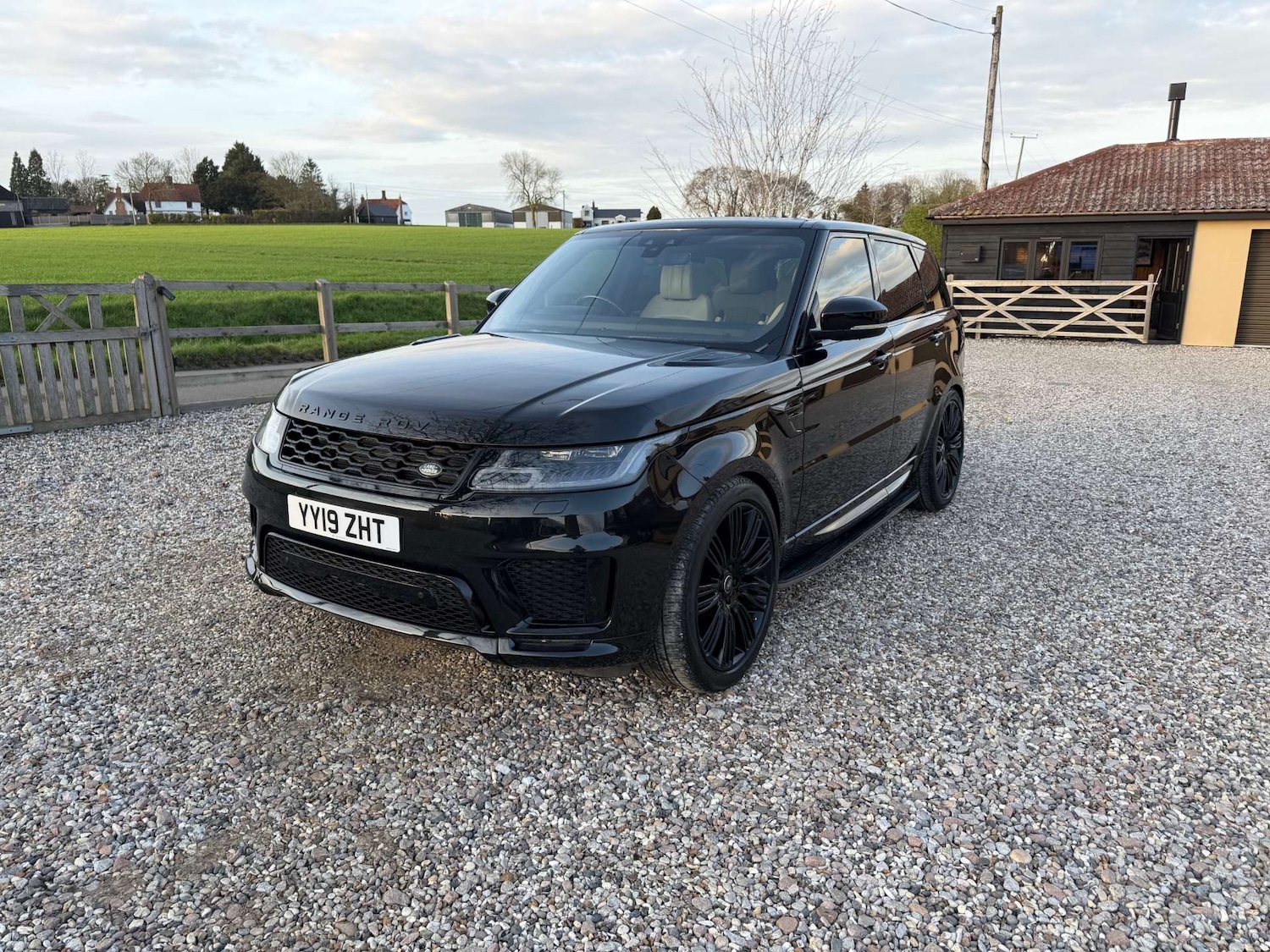 Used Land Rover Range Rover Sport 2019 for sale - 77745544: Photo 2