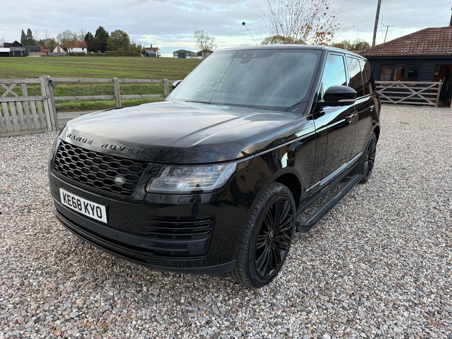 Used Land Rover Range Rover 2018 for sale - 76602140: Photo 2