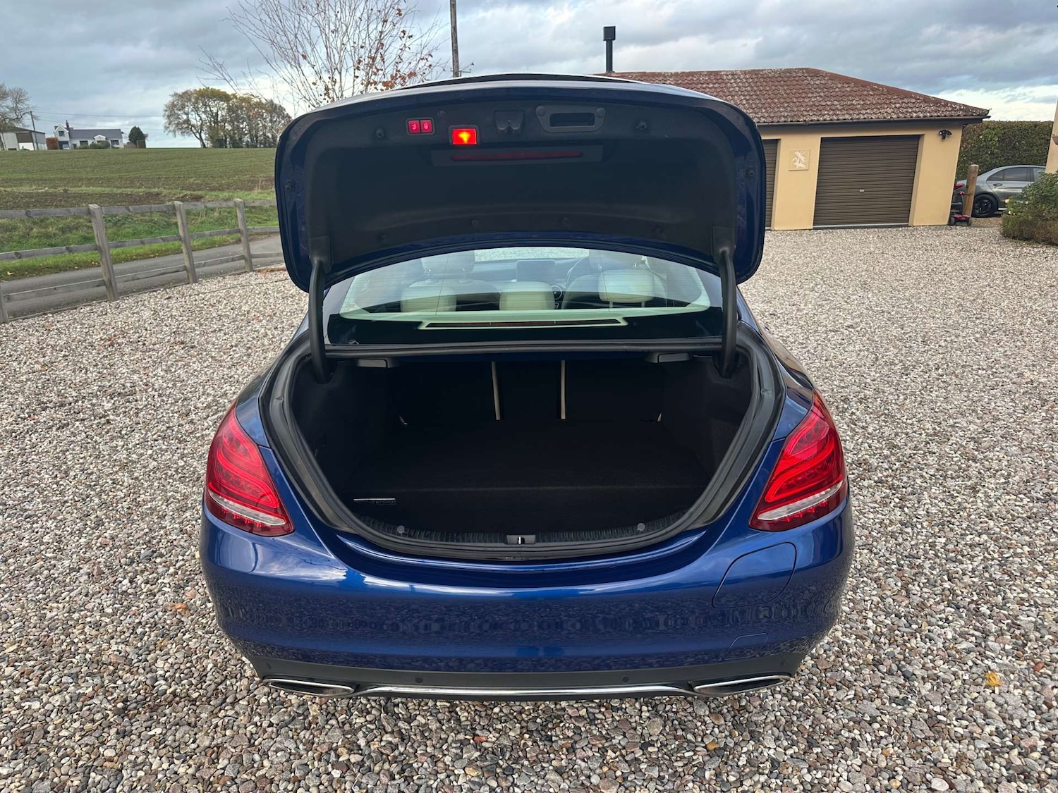 Used Mercedes-Benz C Class 2017 for sale - 76453808: Photo 9