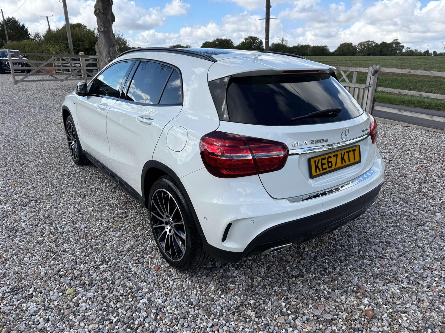 Used Mercedes-Benz GLA 2017 for sale - 76027742: Photo 3