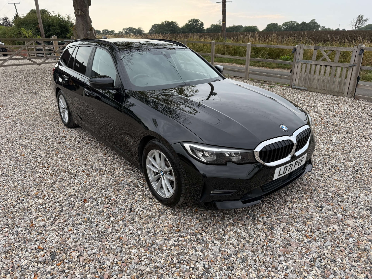 Used BMW 3 Series 2021 for sale - 76379436: Photo 1
