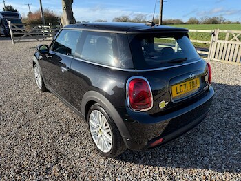 Used MINI Hatch 2021 for sale - 77312201: Photo