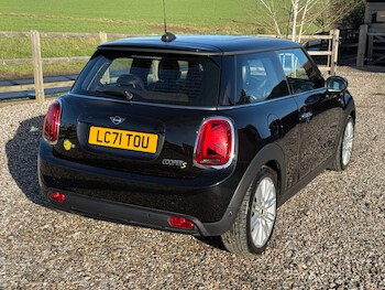 Used MINI Hatch 2021 for sale - 77312201: Photo