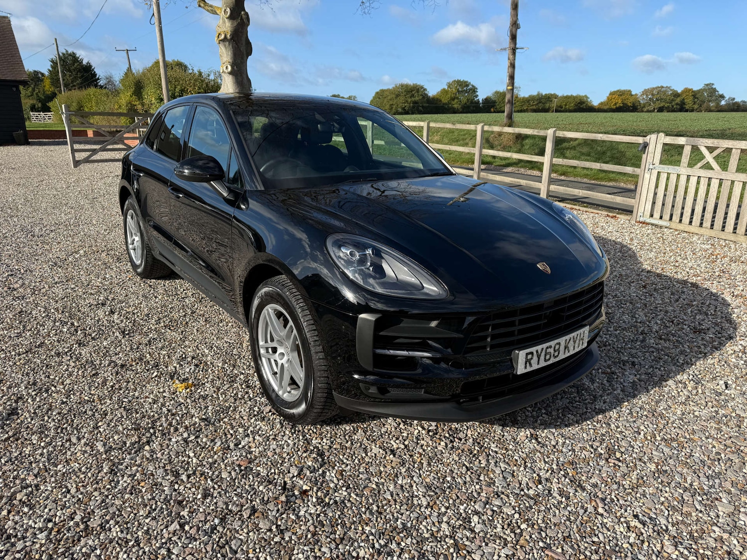 Used Porsche Macan 2019 for sale - 76602041: Photo 1