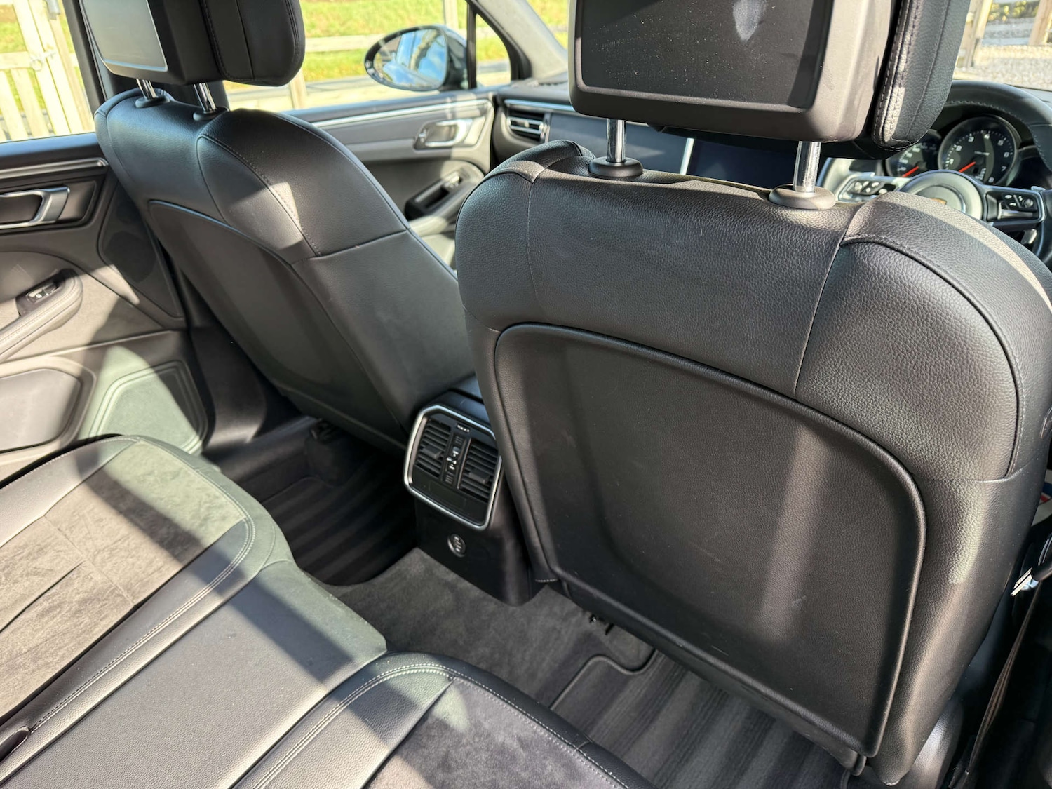 Used Porsche Macan 2019 for sale - 76602041: Photo 14