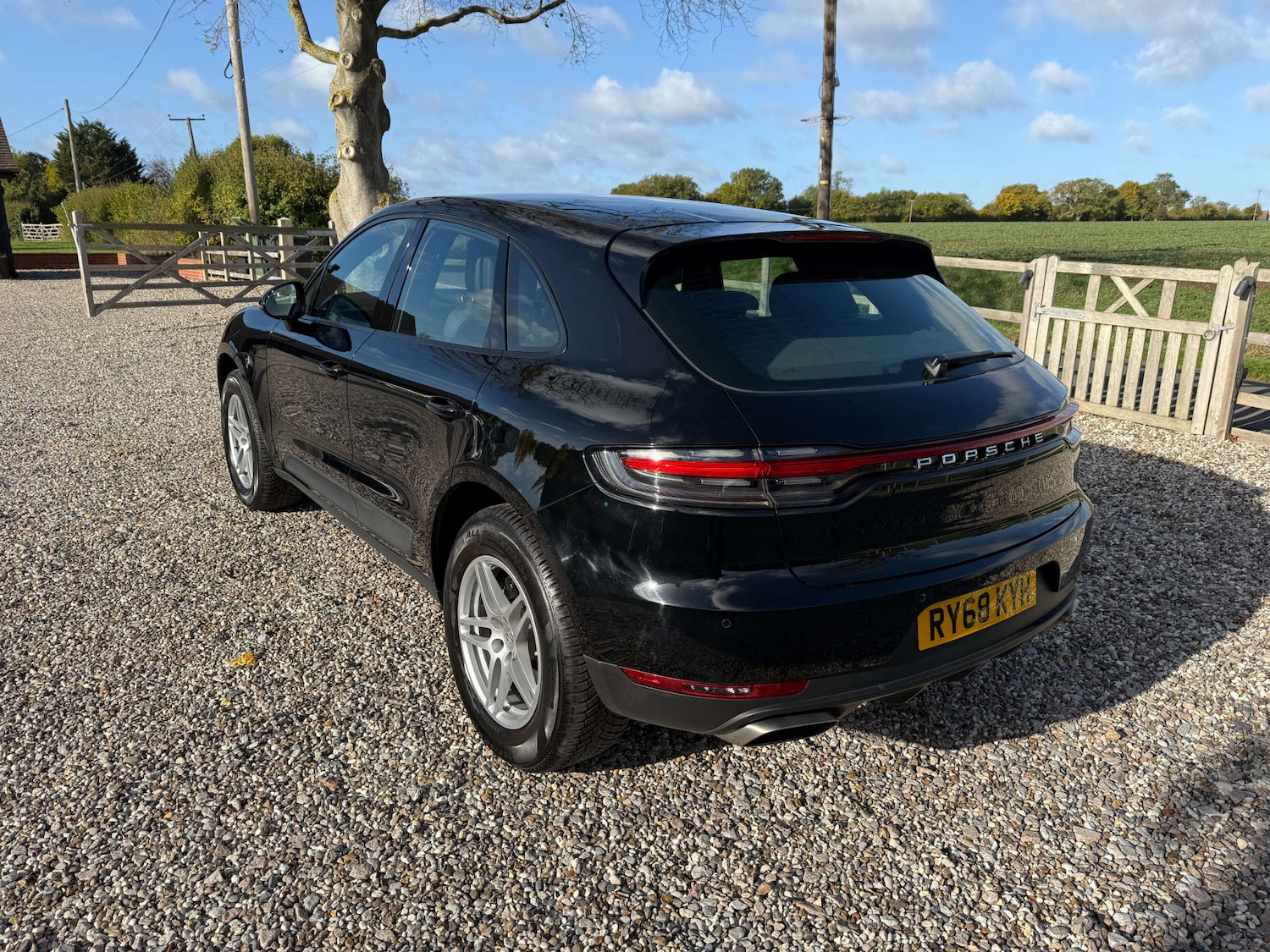 Used Porsche Macan 2019 for sale - 76602041: Photo 3
