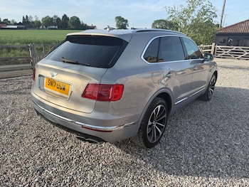 Used Bentley Bentayga 2017 for sale - 78683497: Photo