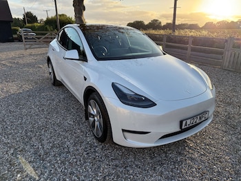 2022 - ModeL Y Long Range AWD 4WD 5dr