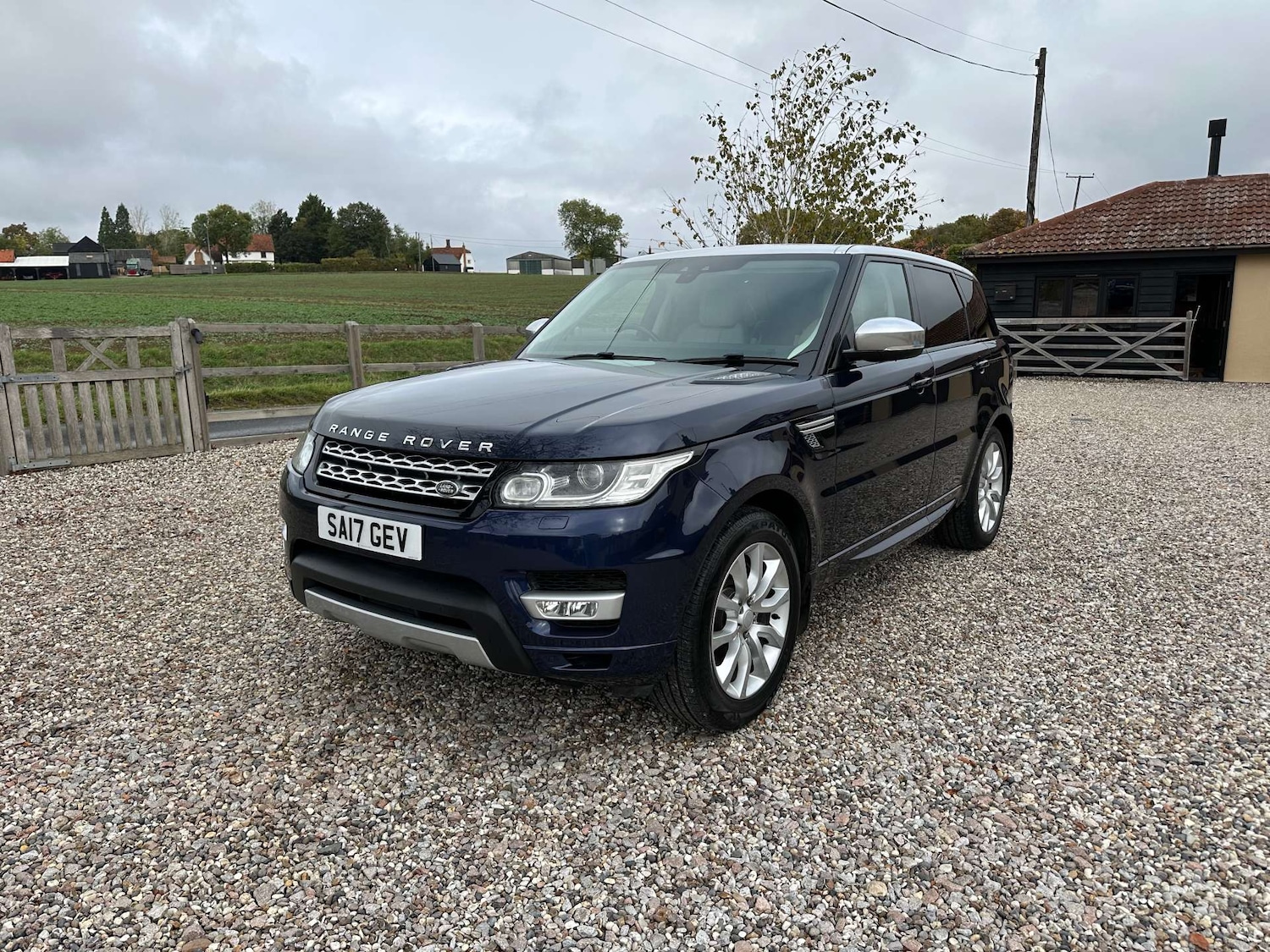 Used Land Rover Range Rover Sport 2017 for sale - 76600663: Photo 2