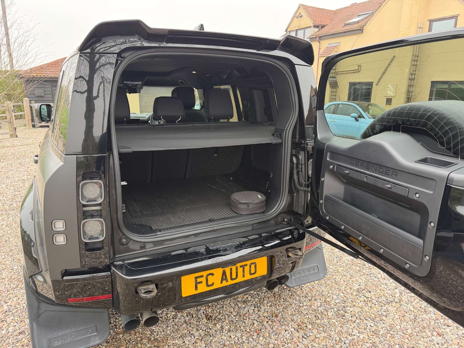 Used Land Rover Defender 2023 for sale - 77798399: Photo 9