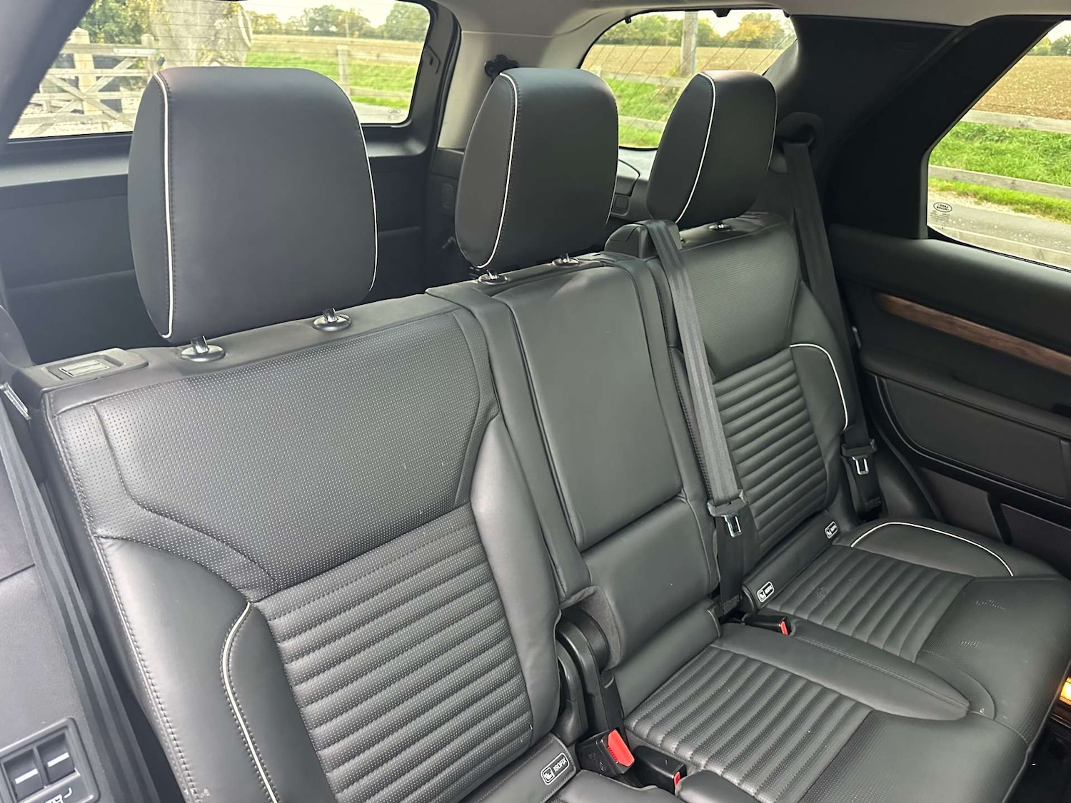 Used Land Rover Discovery 2019 for sale - 76726100: Photo 16