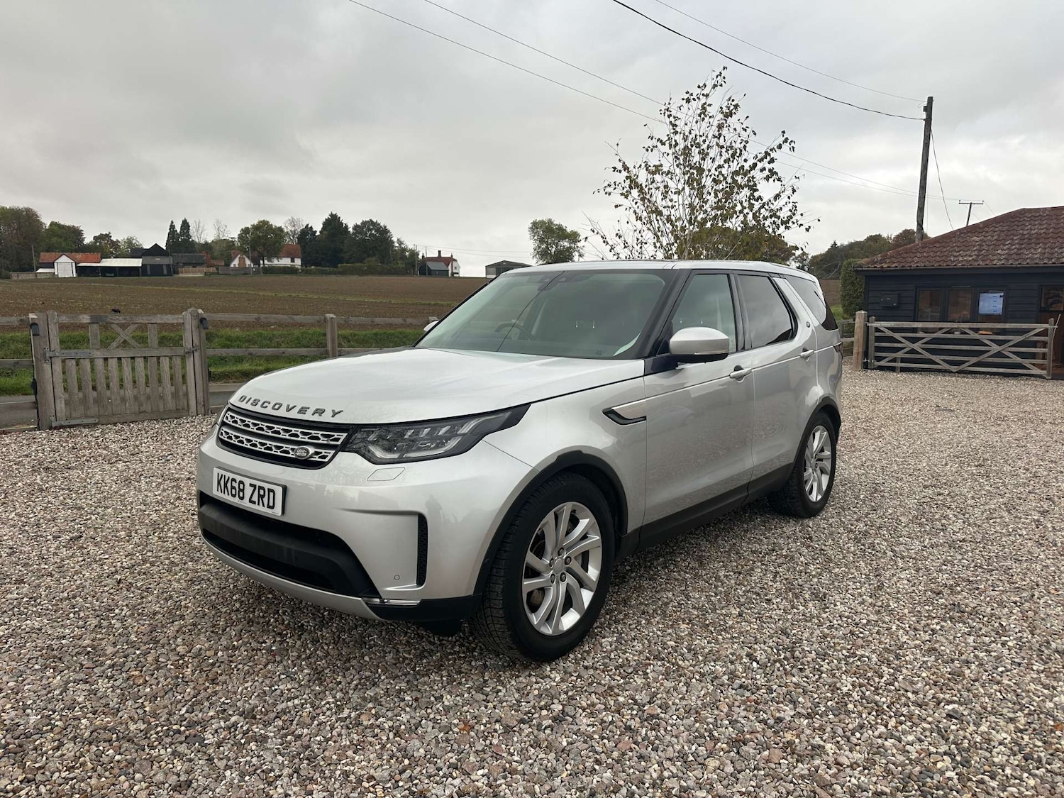 Used Land Rover Discovery 2019 for sale - 76726100: Photo 2