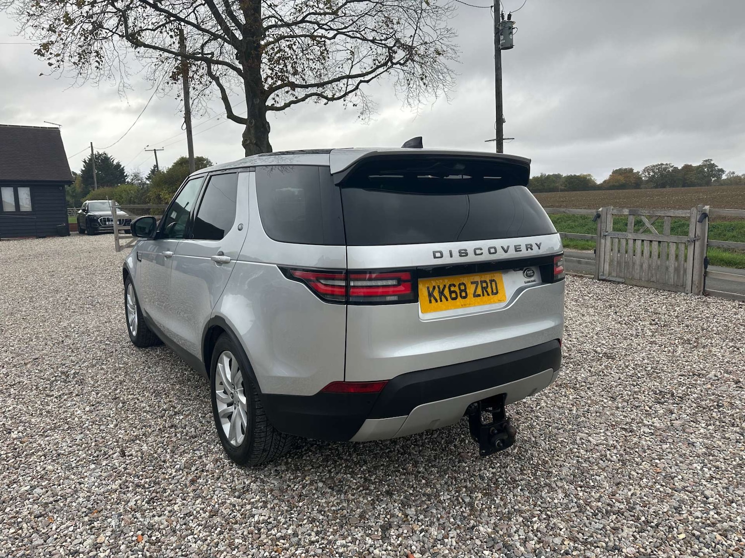 Used Land Rover Discovery 2019 for sale - 76726100: Photo 3