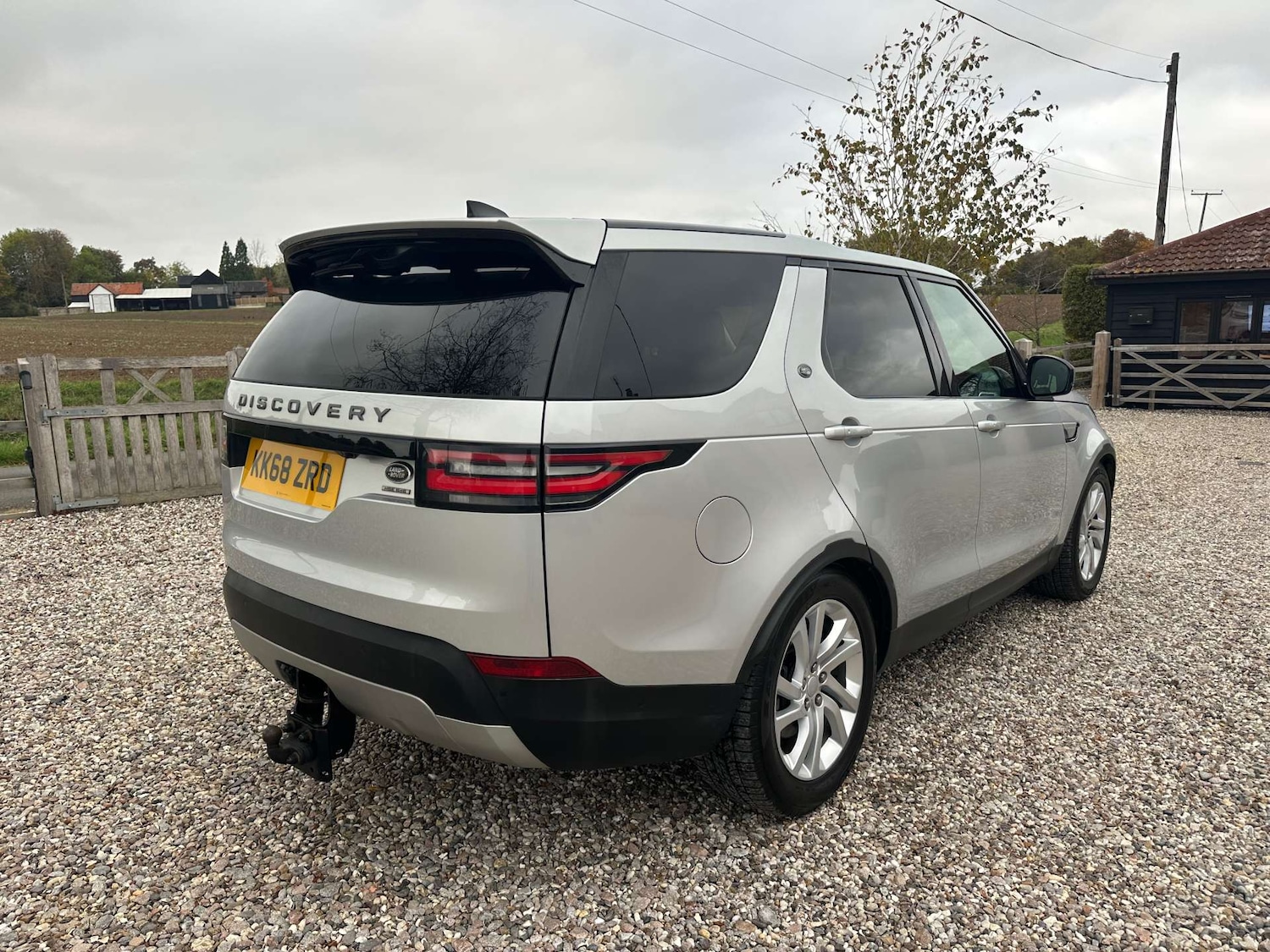 Used Land Rover Discovery 2019 for sale - 76726100: Photo 4