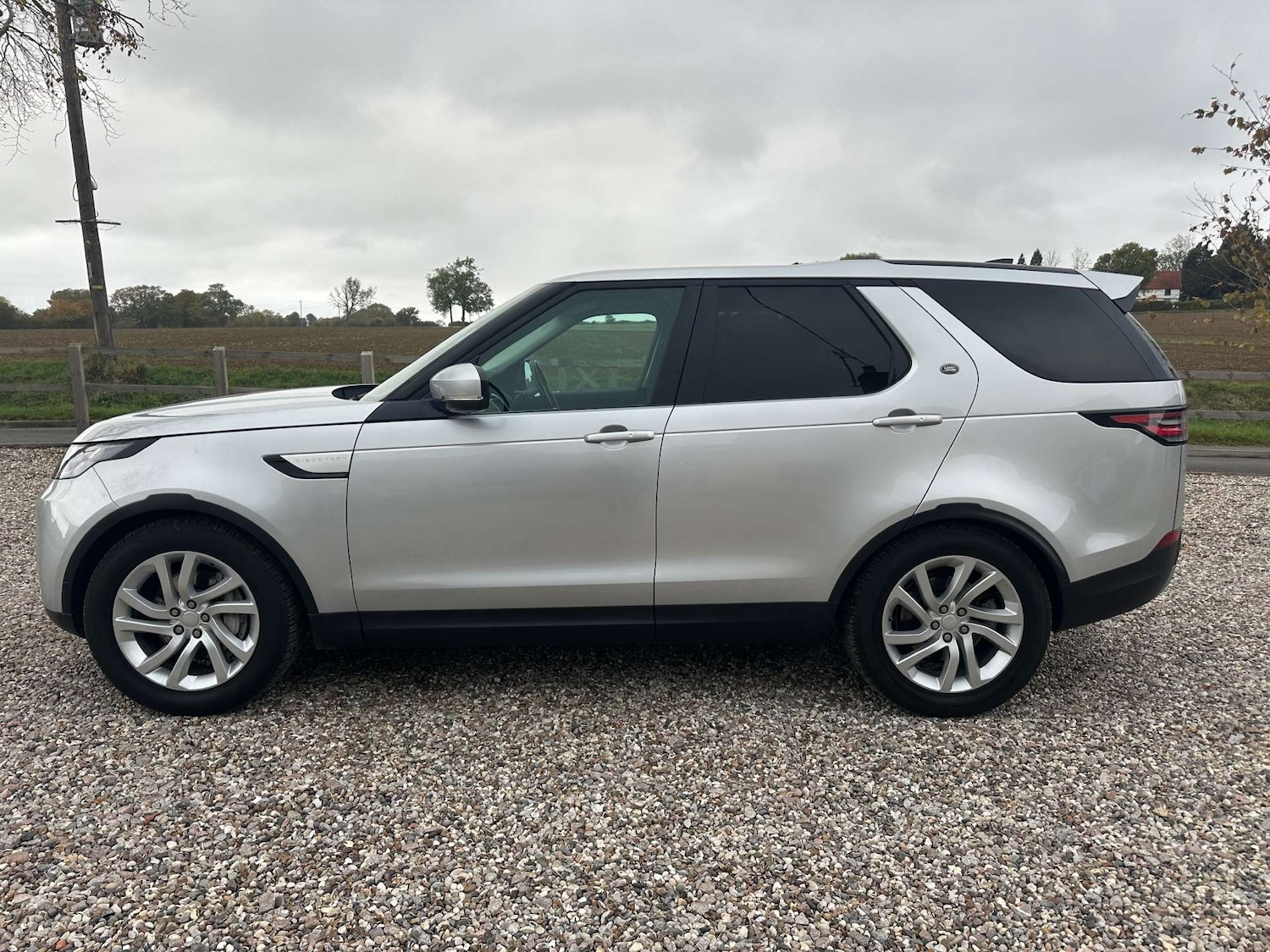 Used Land Rover Discovery 2019 for sale - 76726100: Photo 5