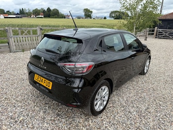 Used Renault Clio 2024 for sale - 78964517: Photo