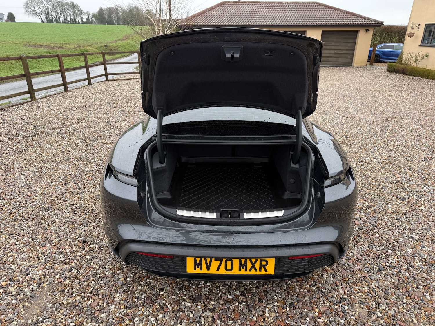 Used Porsche Taycan 2020 for sale - 77469855: Photo 15