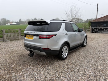 Used Land Rover Discovery 2019 for sale - 77798383: Photo
