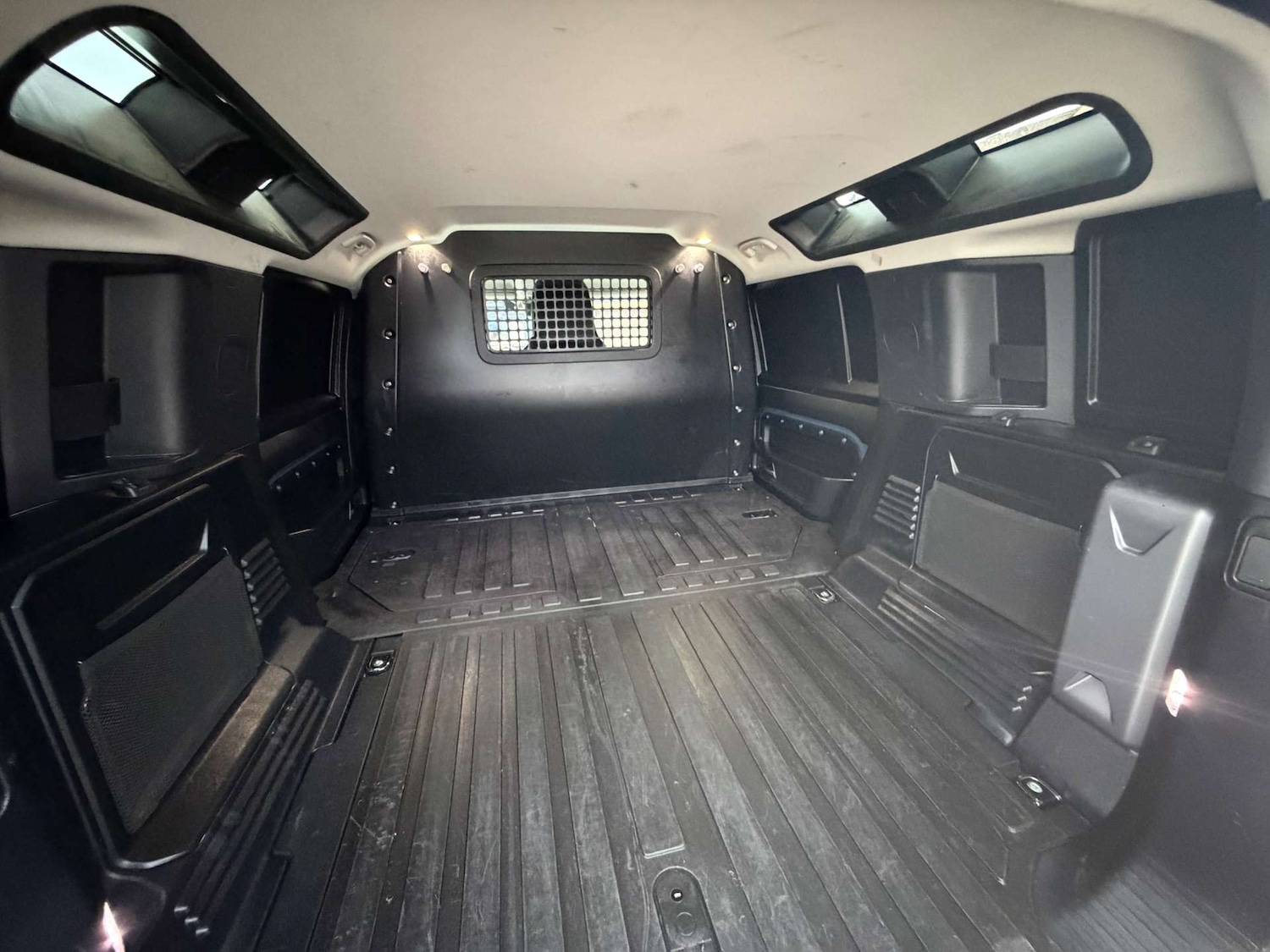 Used Land Rover Defender 2021 for sale - 77805536: Photo 12