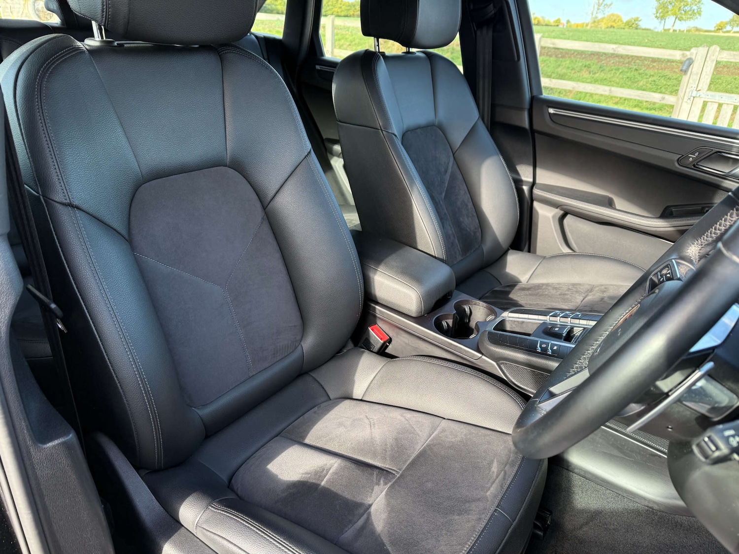 Used Porsche Macan 2019 for sale - 76170878: Photo 17