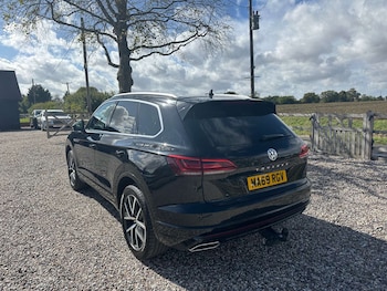 Used Volkswagen Touareg 2019 for sale - 76249767: Photo