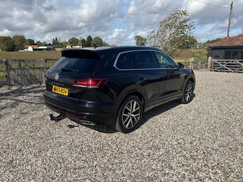 Used Volkswagen Touareg 2019 for sale - 76249767: Photo