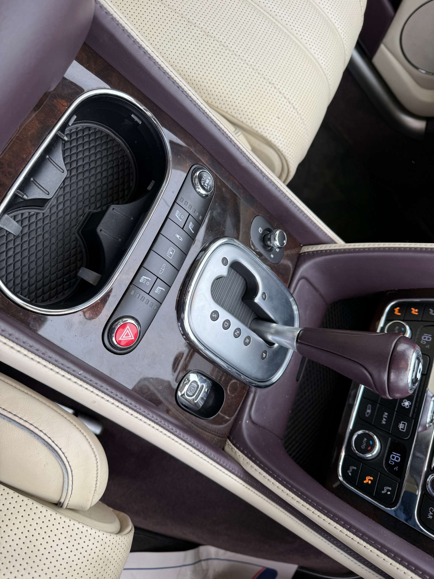 Used Bentley Flying Spur 2015 for sale - 76249432: Photo 25