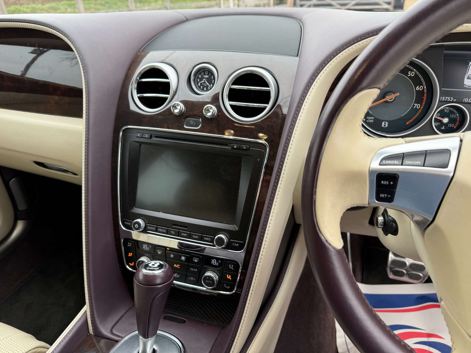 Used Bentley Flying Spur 2015 for sale - 76249432: Photo 26
