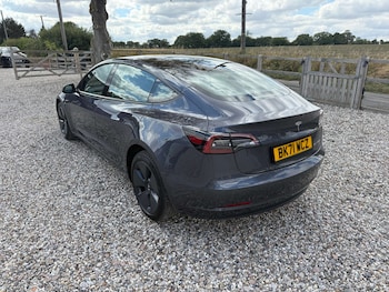 Used Tesla Model 3 2021 for sale - 75585890: Photo